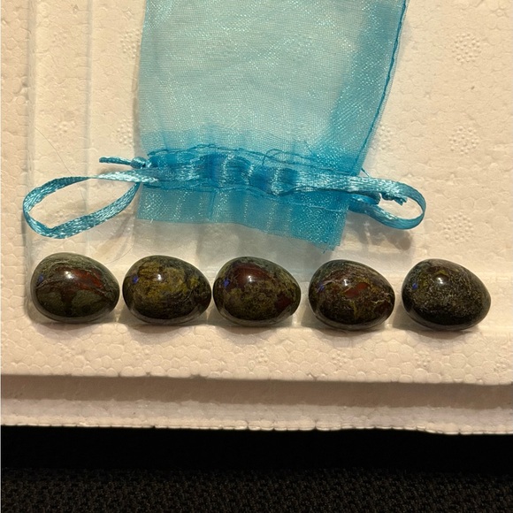 5pcs Dragons Blood Egg Shaped 20mm Crystal Agate Stones - Picture 5 of 9